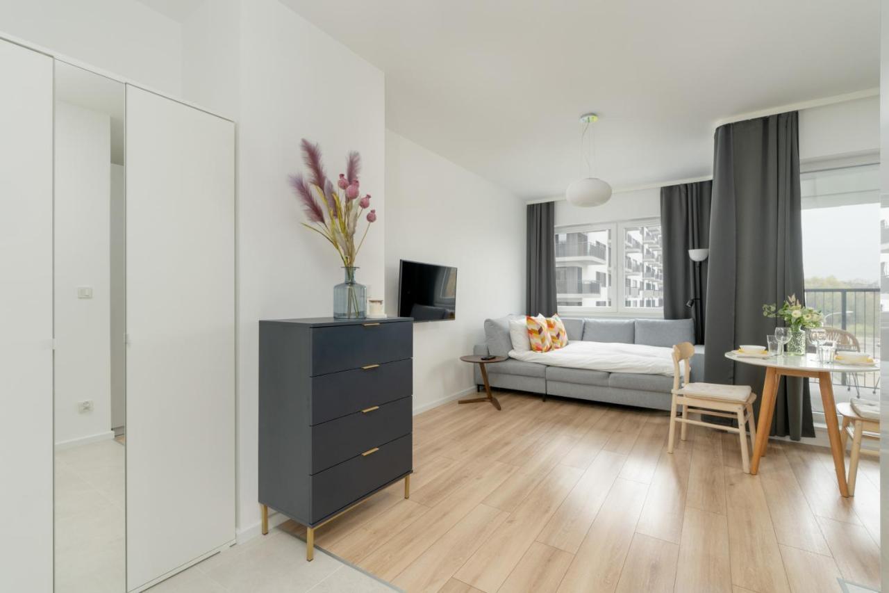 Baranczaka Cozy With Parking In By Renters Apartamento